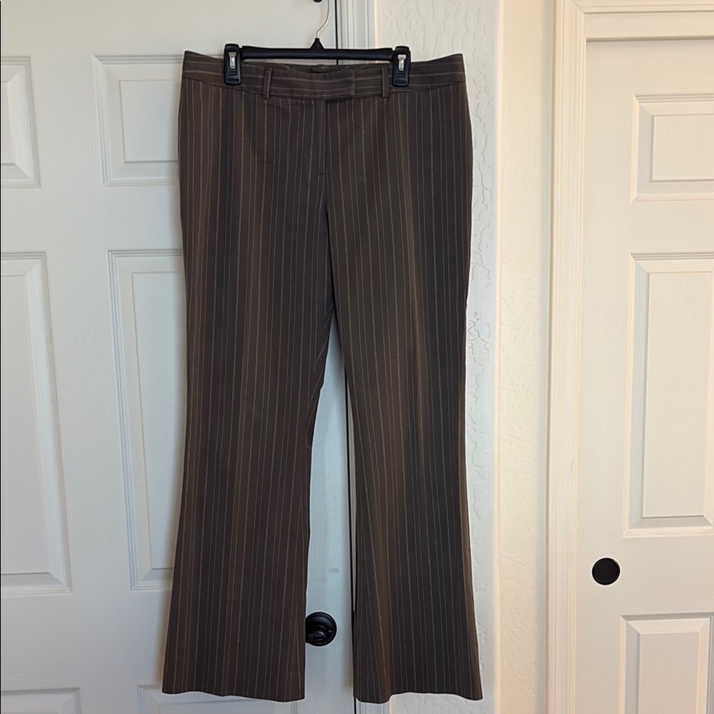 TAHARI women’s Brown Pinstripe Dress Pants. 14